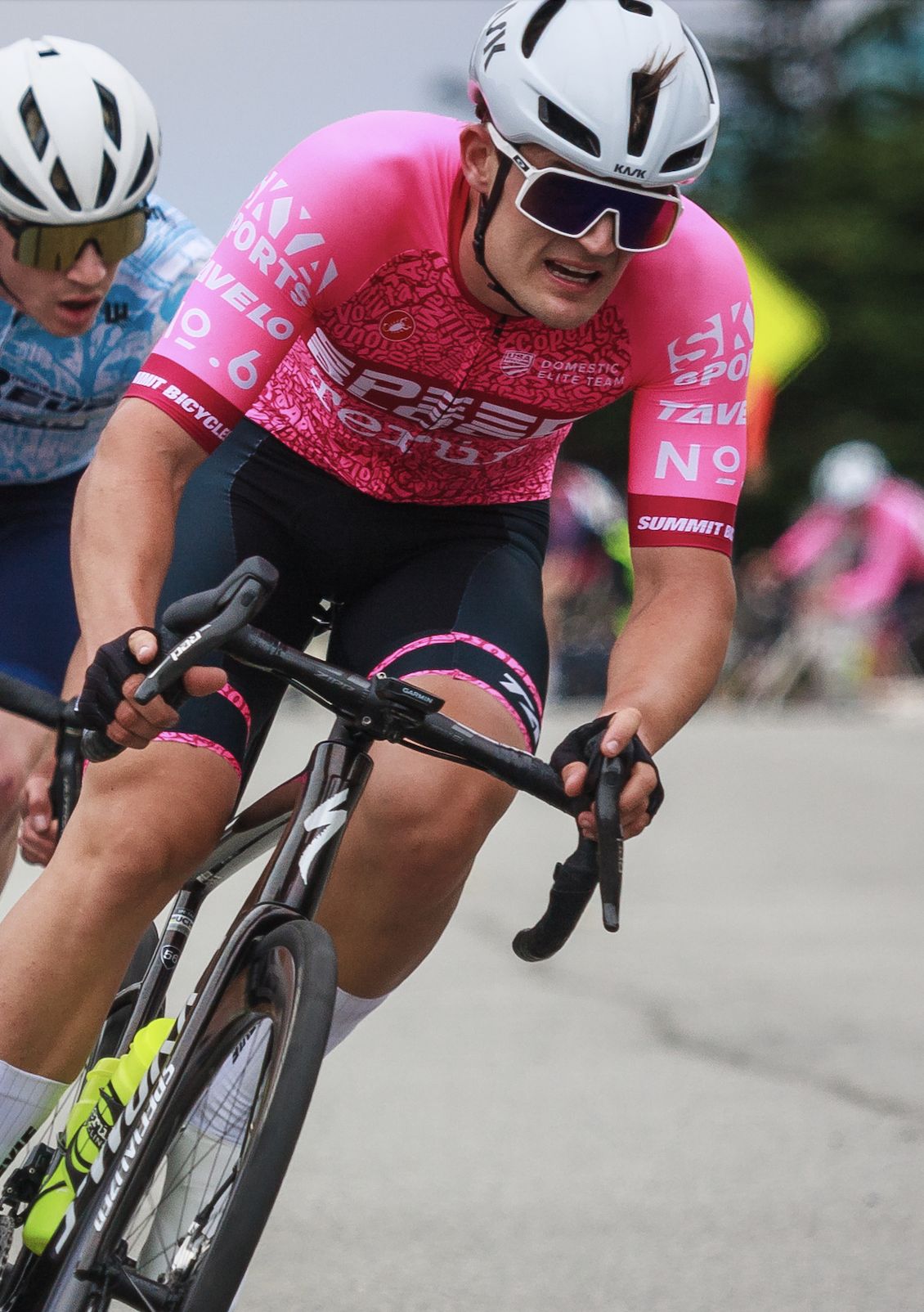 Peloton through the blossoms